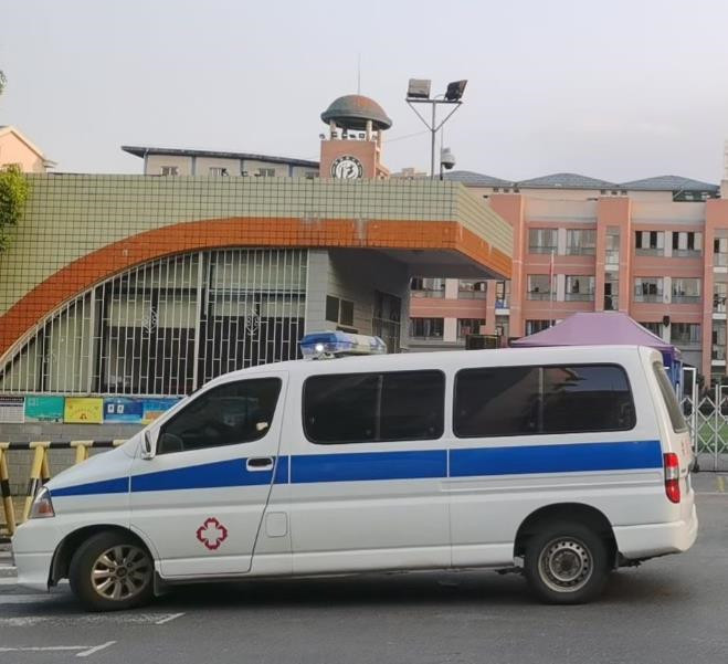 泽州救护车出租护送骨折病人一公里多少钱